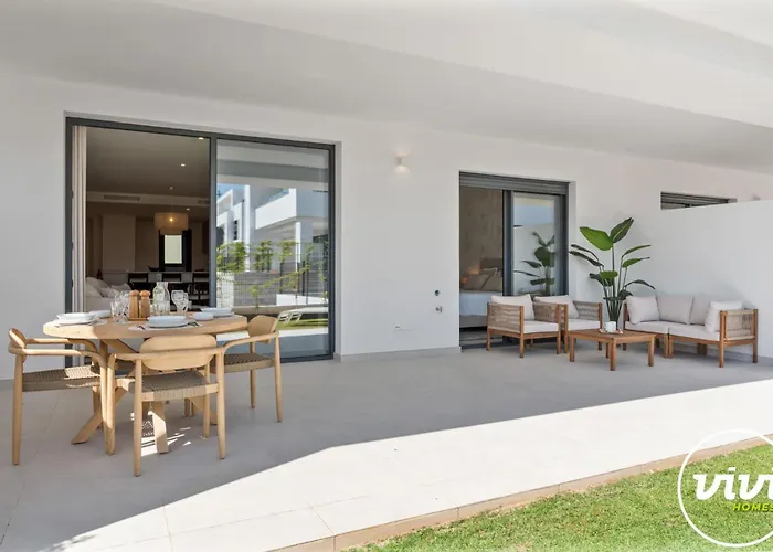 公寓 Vivi Homes - Lani - Terrace - Pool - Garden 埃斯特波纳