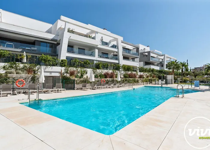 Vivi Homes - Lani - Terrace - Pool - Garden