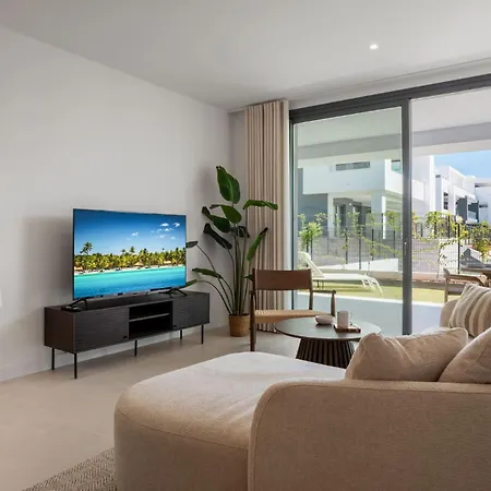 Vivi Homes - Lani - Terrace - Pool - Garden Διαμέρισμα Εστεπόνα