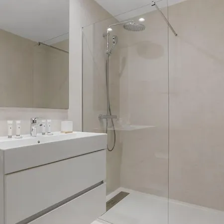 Διαμέρισμα Vivi Homes - Lani - Terrace - Pool - Garden Εστεπόνα