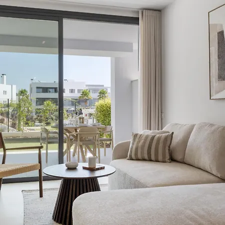 Vivi Homes - Lani - Terrace - Pool - Garden Διαμέρισμα Εστεπόνα