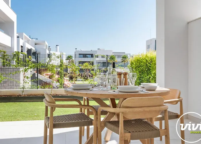 Vivi Homes - Lani - Terrace - Pool - Garden *