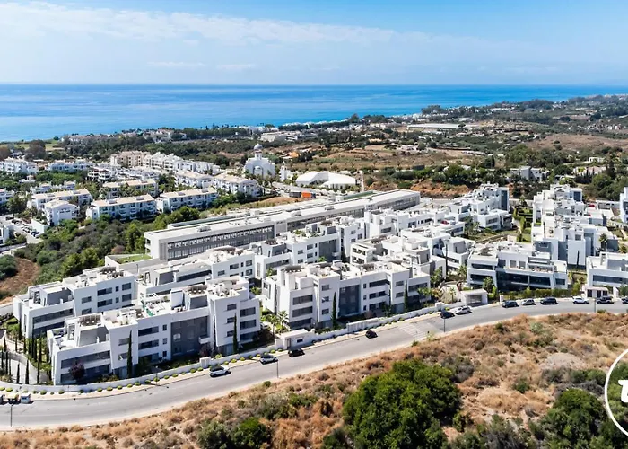 Vivi Homes - Lani - Terrace - Pool - Garden Apartment *