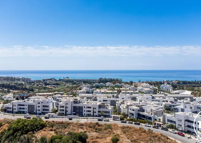 Vivi Homes - Lani - Terrace - Pool - Garden Apartment *