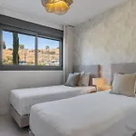 Vivi Homes - Lani - Terrace - Pool - Garden Appartement *