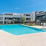 Vivi Homes - Lani - Terrace - Pool - Garden *