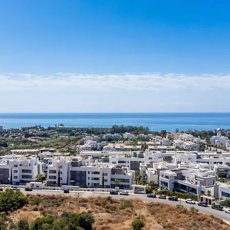 Vivi Homes - Lani - Terrace - Pool - Garden Appartement *