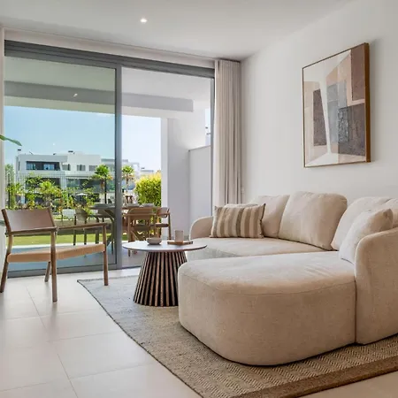 شقة Vivi Homes - Lani - Terrace - Pool - Garden إِستيبونا